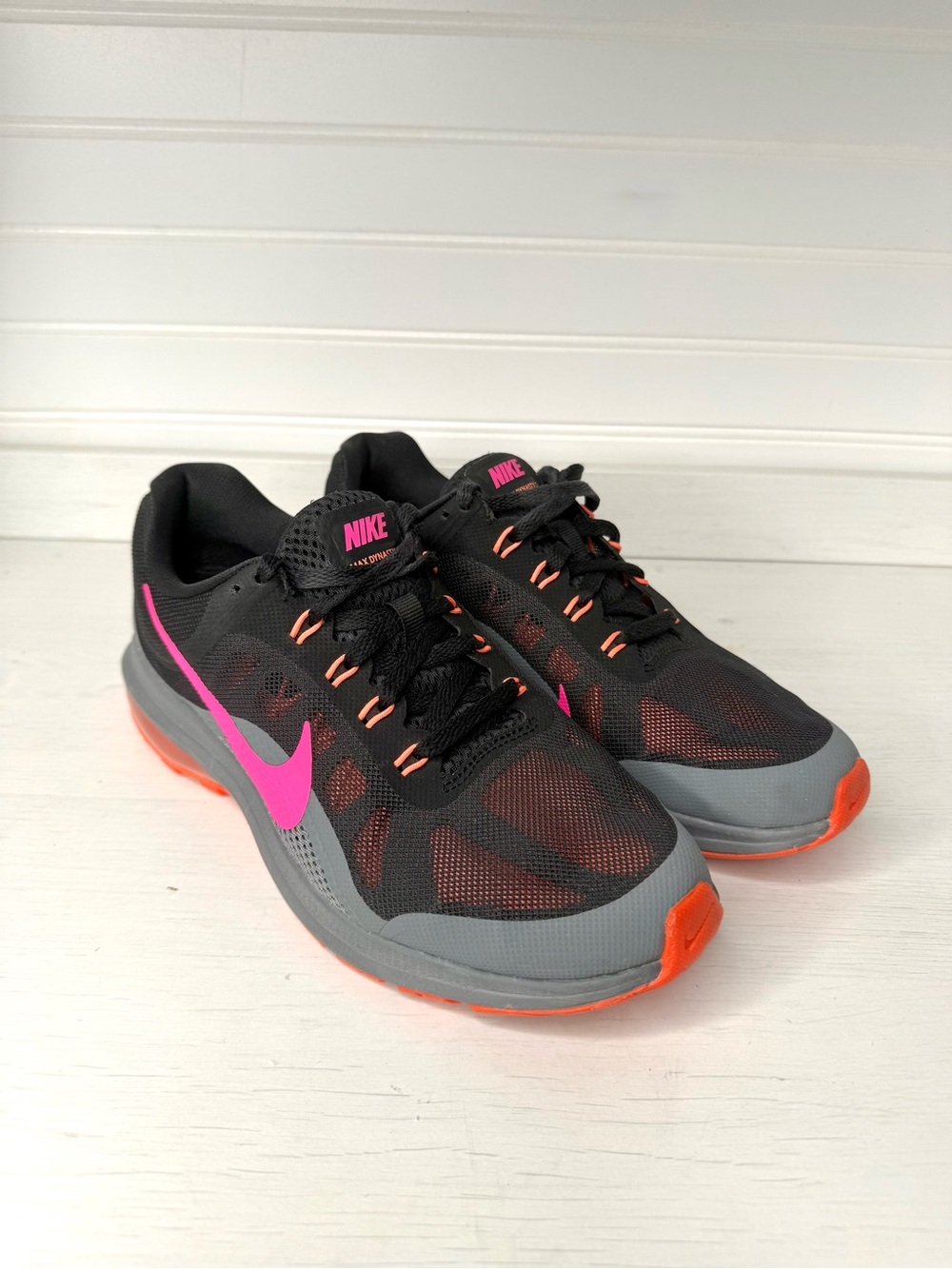 Nike Air Max Dynasty 2 Womens Size 8 Running Shoe